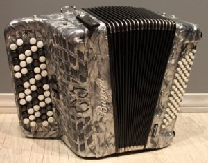 Bugari Piccolino harmonikka