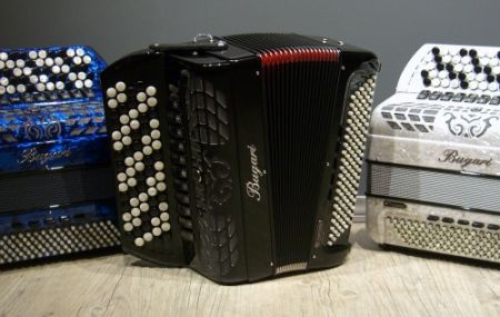 Bugari Championfisa 351/CH Minimaestro harmonikka