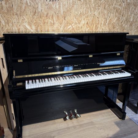 SAMICK JS-121 MUSTAKIILTÄVÄ VT-2939
